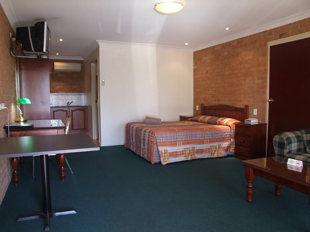 Cobar Town & Country Motor Inn Екстериор снимка